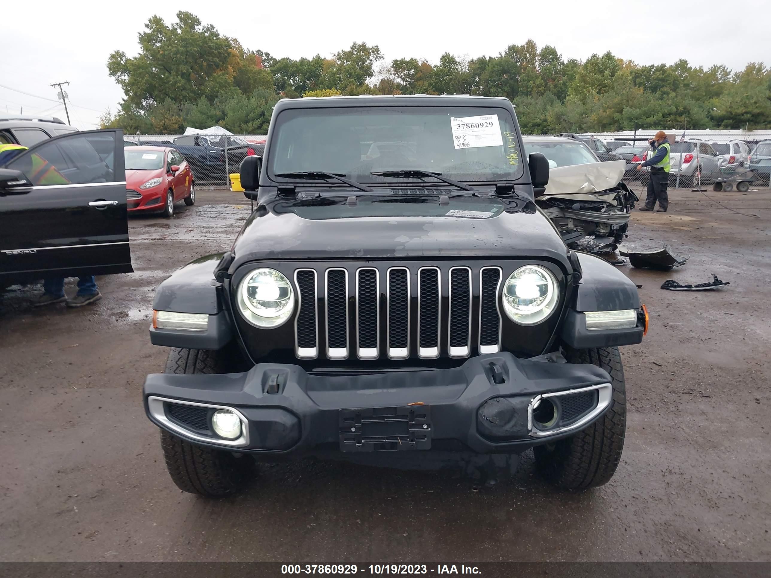 Photo 11 VIN: 1C4HJXEG3JW115009 - JEEP WRANGLER 