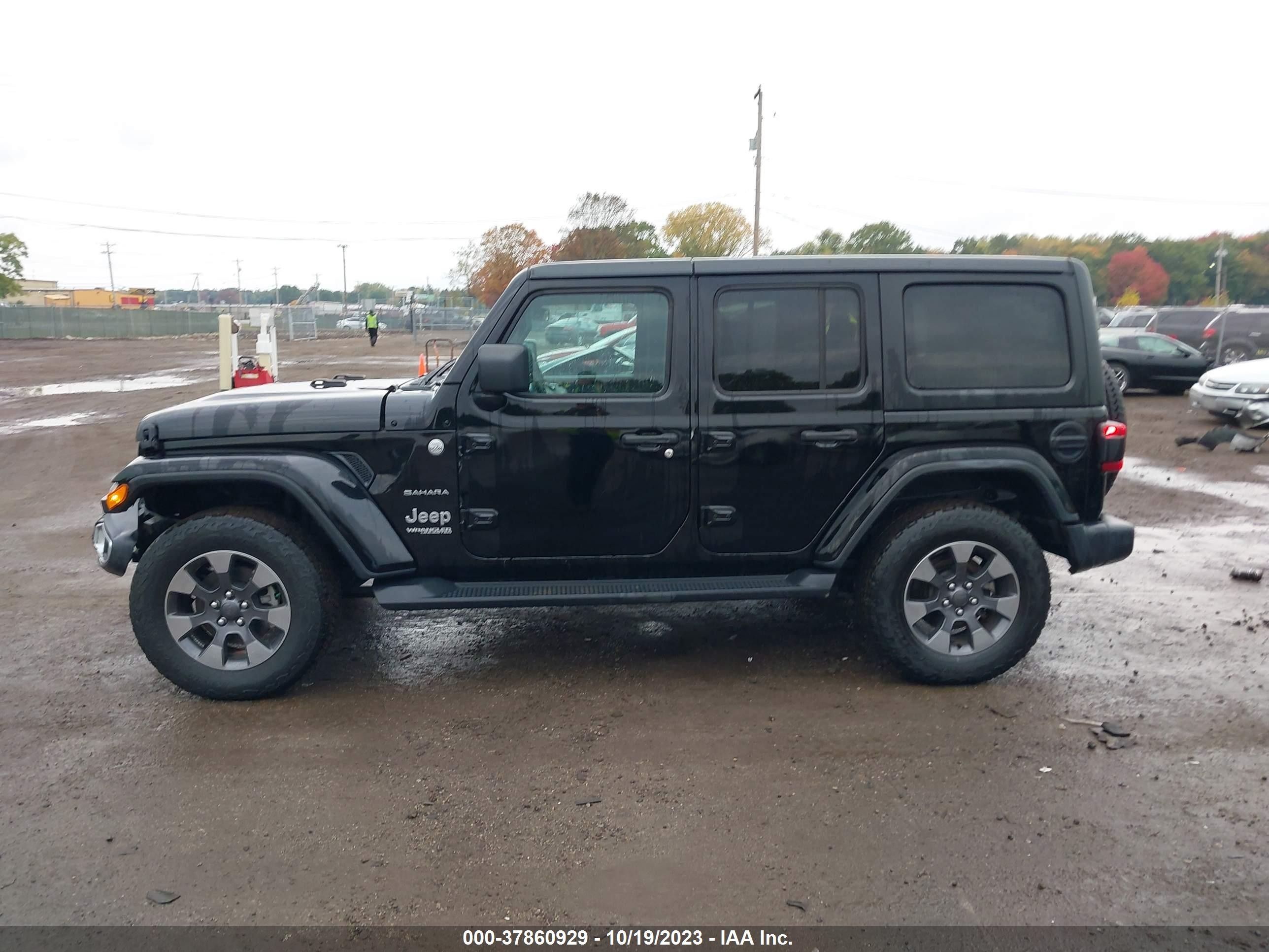 Photo 13 VIN: 1C4HJXEG3JW115009 - JEEP WRANGLER 