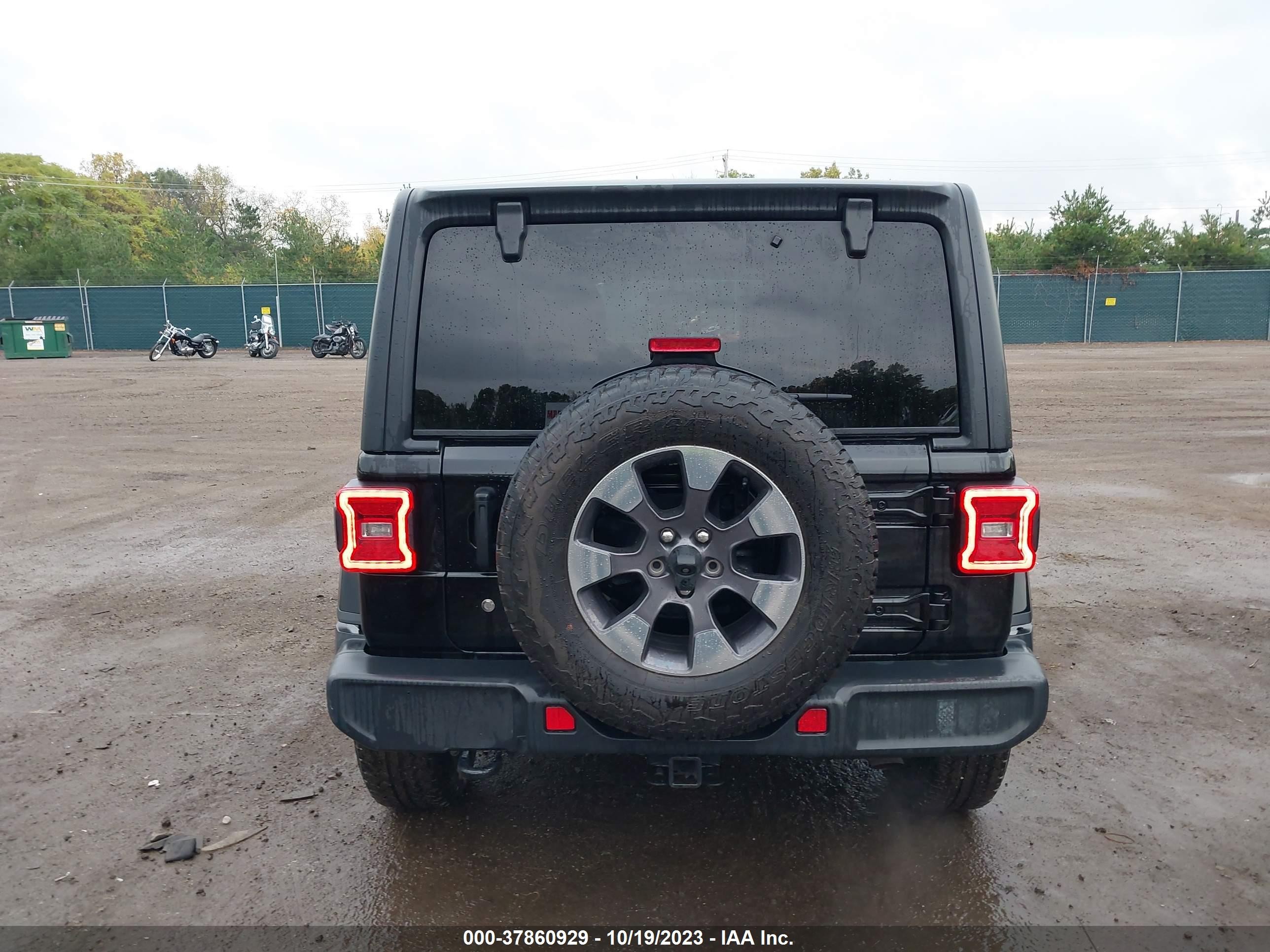 Photo 15 VIN: 1C4HJXEG3JW115009 - JEEP WRANGLER 