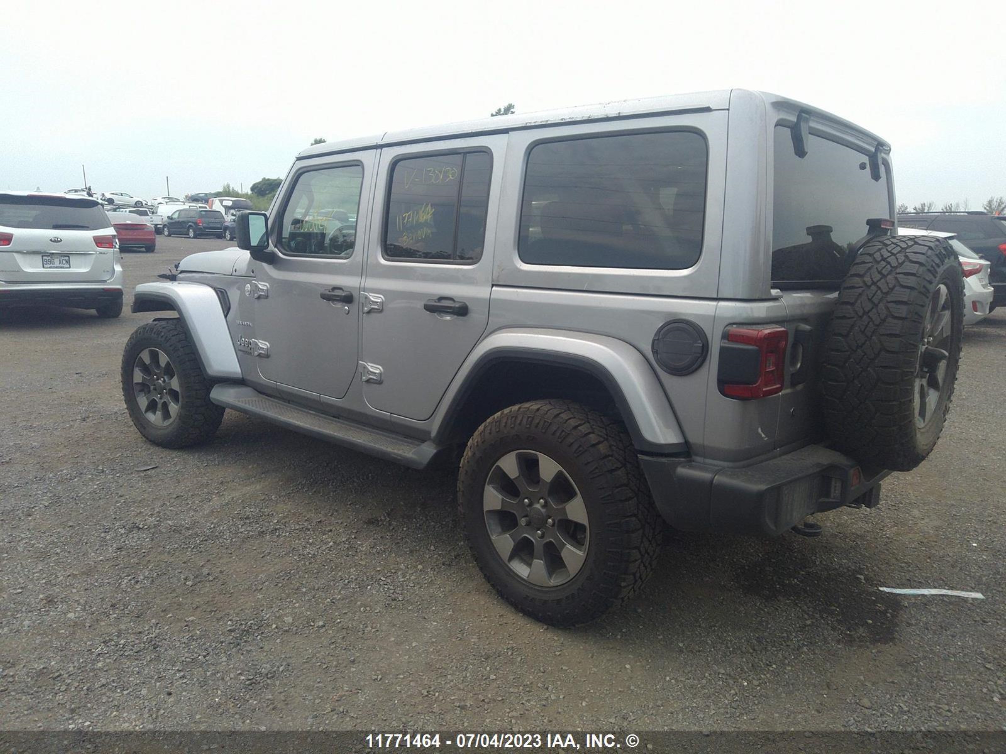 Photo 2 VIN: 1C4HJXEG3JW138130 - JEEP WRANGLER 