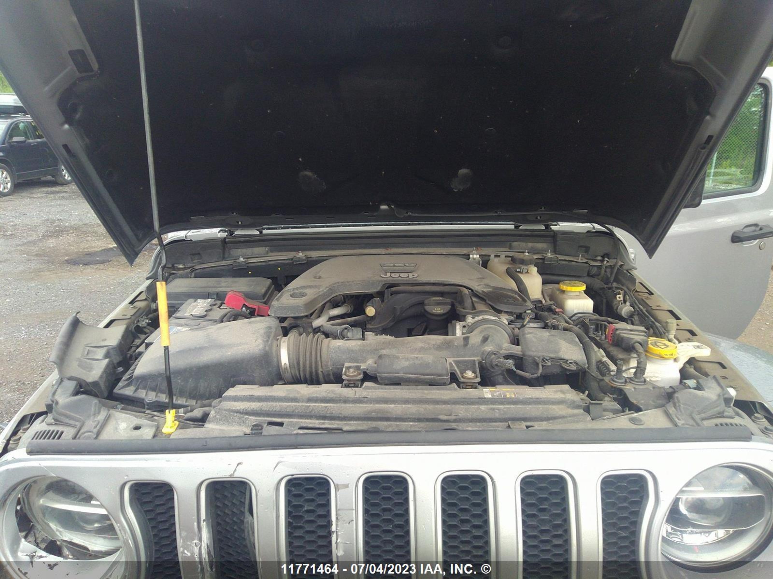 Photo 9 VIN: 1C4HJXEG3JW138130 - JEEP WRANGLER 