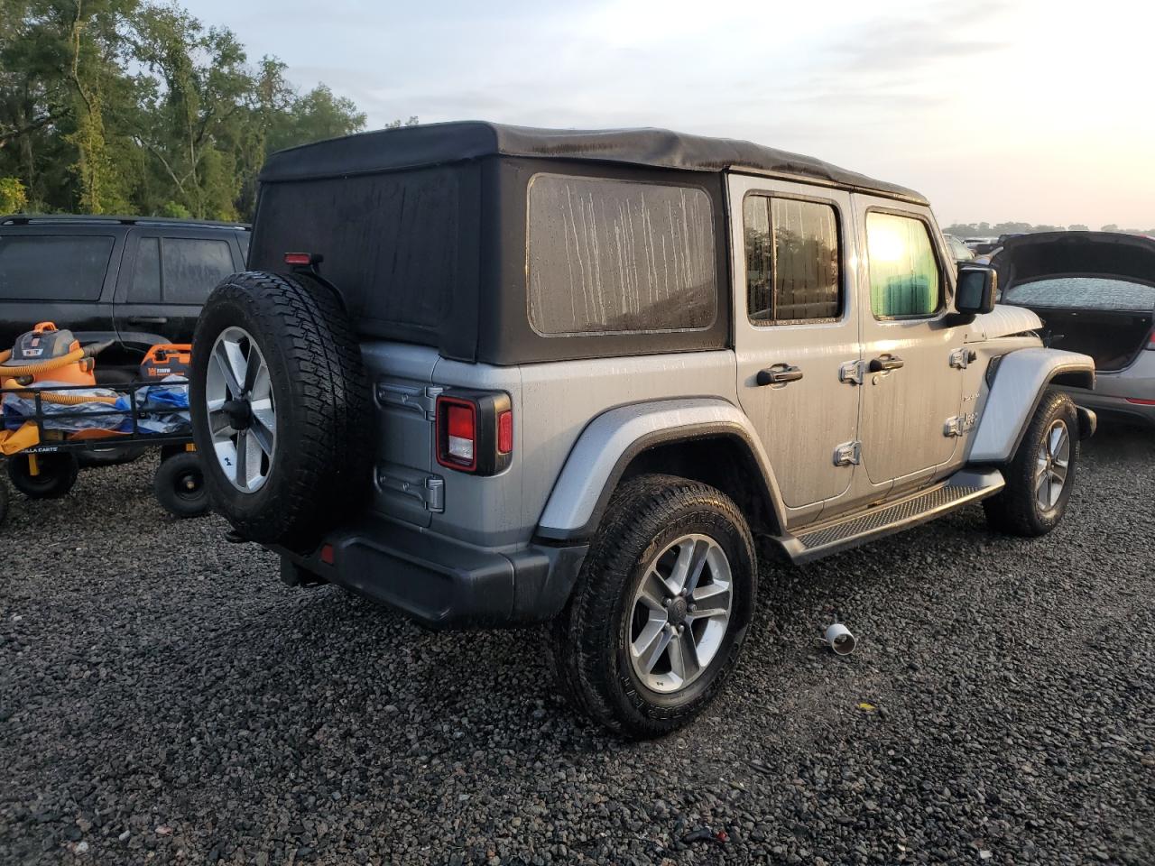 Photo 2 VIN: 1C4HJXEG3KW502936 - JEEP WRANGLER 