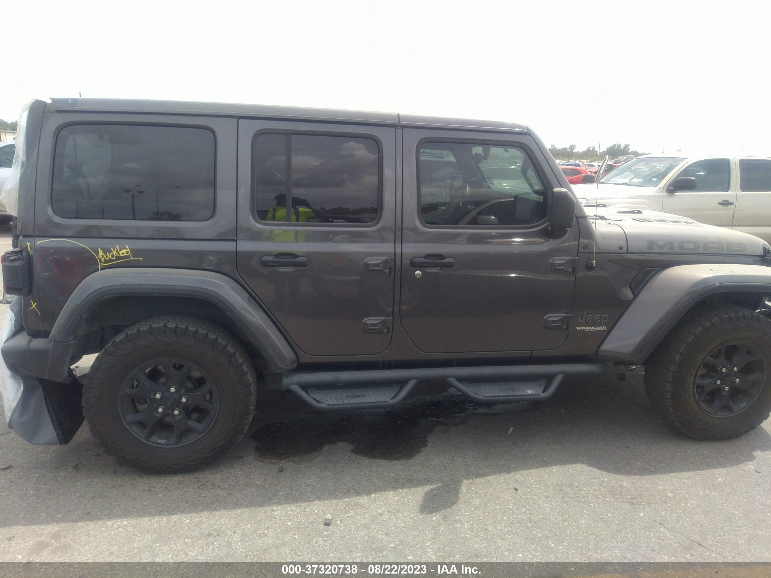 Photo 12 VIN: 1C4HJXEG5JW314790 - JEEP WRANGLER 