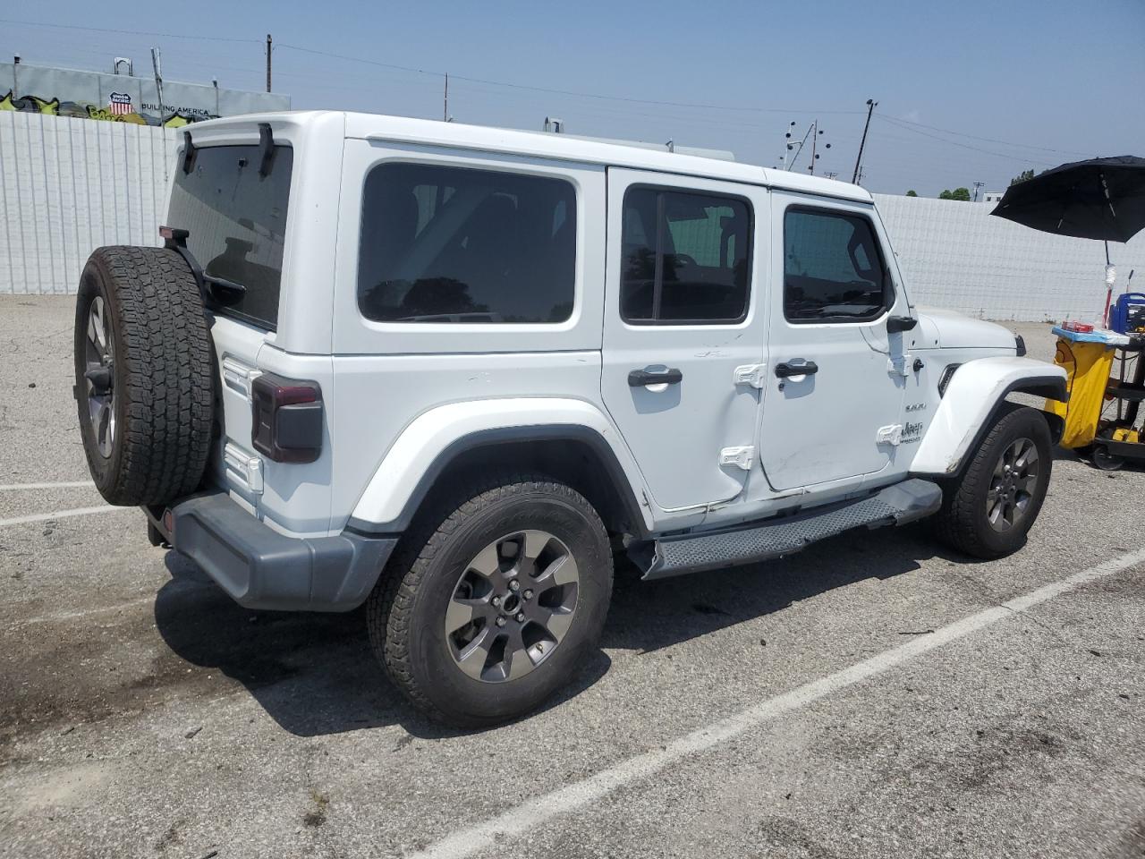 Photo 2 VIN: 1C4HJXEG7JW174953 - JEEP WRANGLER 