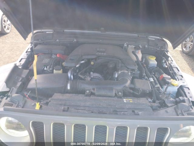 Photo 9 VIN: 1C4HJXEG7JW250509 - JEEP WRANGLER UNLIMITED 