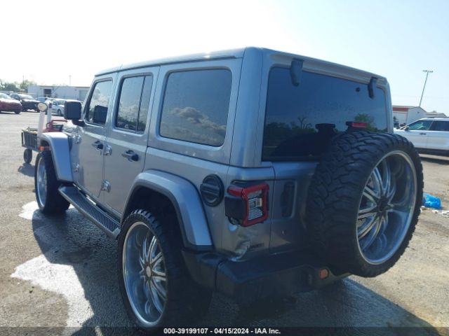 Photo 2 VIN: 1C4HJXEG9JW322424 - JEEP WRANGLER UNLIMITED 