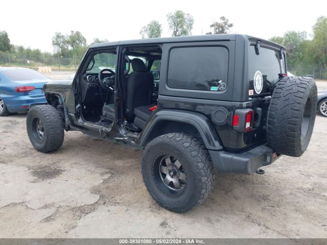 Photo 2 VIN: 1C4HJXEGXJW141946 - JEEP WRANGLER UNLIMITED 