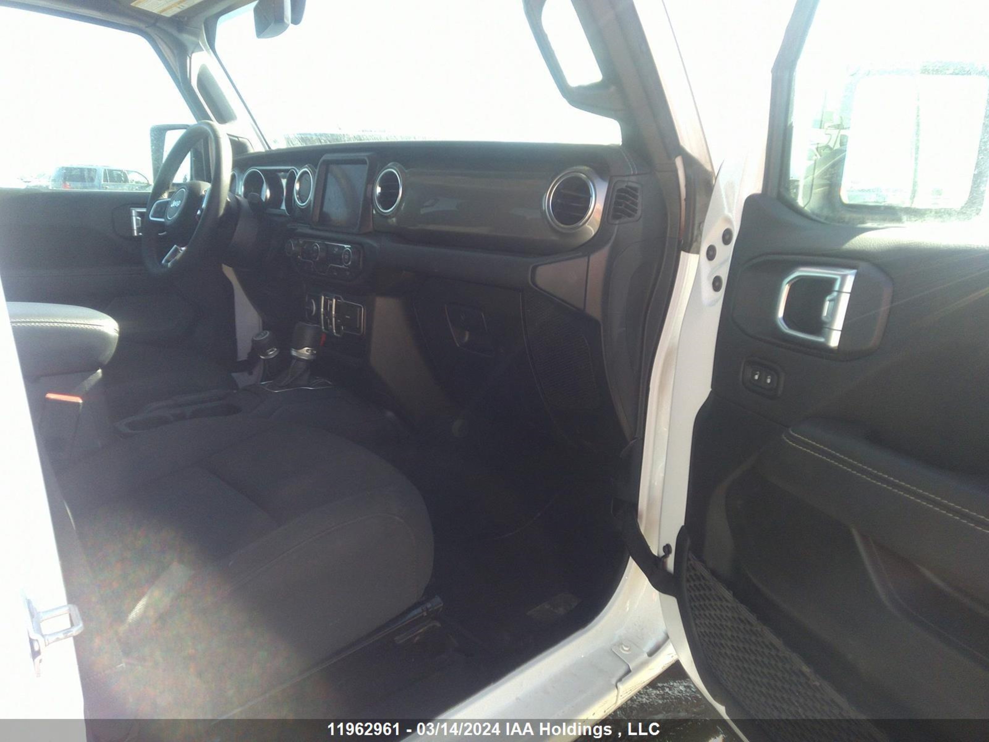 Photo 4 VIN: 1C4HJXEN0PW559570 - JEEP WRANGLER 