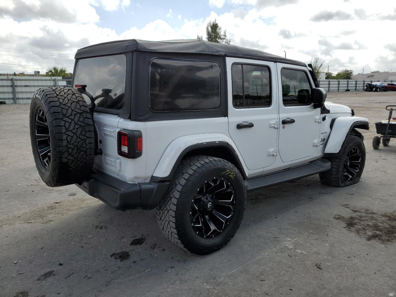 Photo 2 VIN: 1C4HJXEN1JW201076 - JEEP WRANGLER 