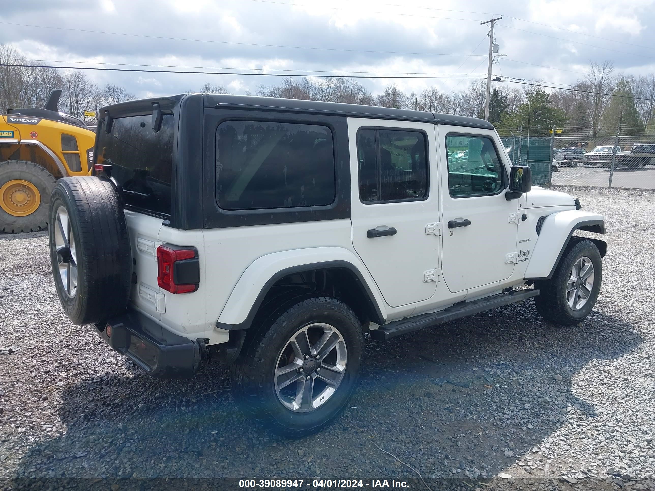 Photo 3 VIN: 1C4HJXEN2KW600483 - JEEP WRANGLER 