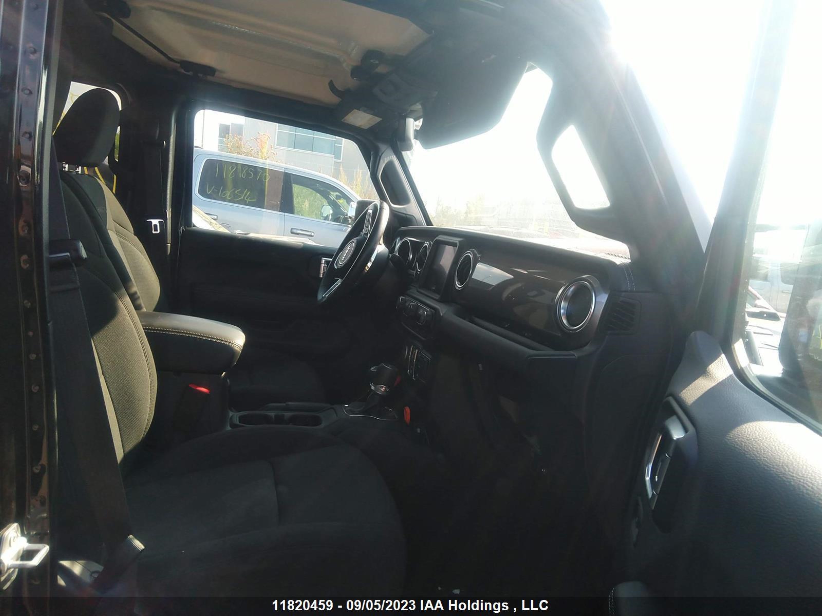 Photo 4 VIN: 1C4HJXEN2NW107553 - JEEP WRANGLER 