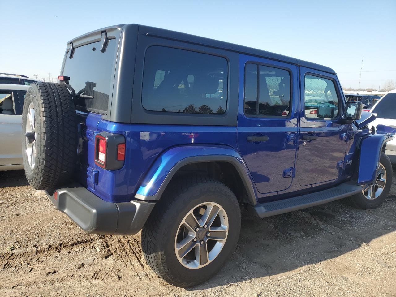 Photo 2 VIN: 1C4HJXEN3JW325835 - JEEP WRANGLER 