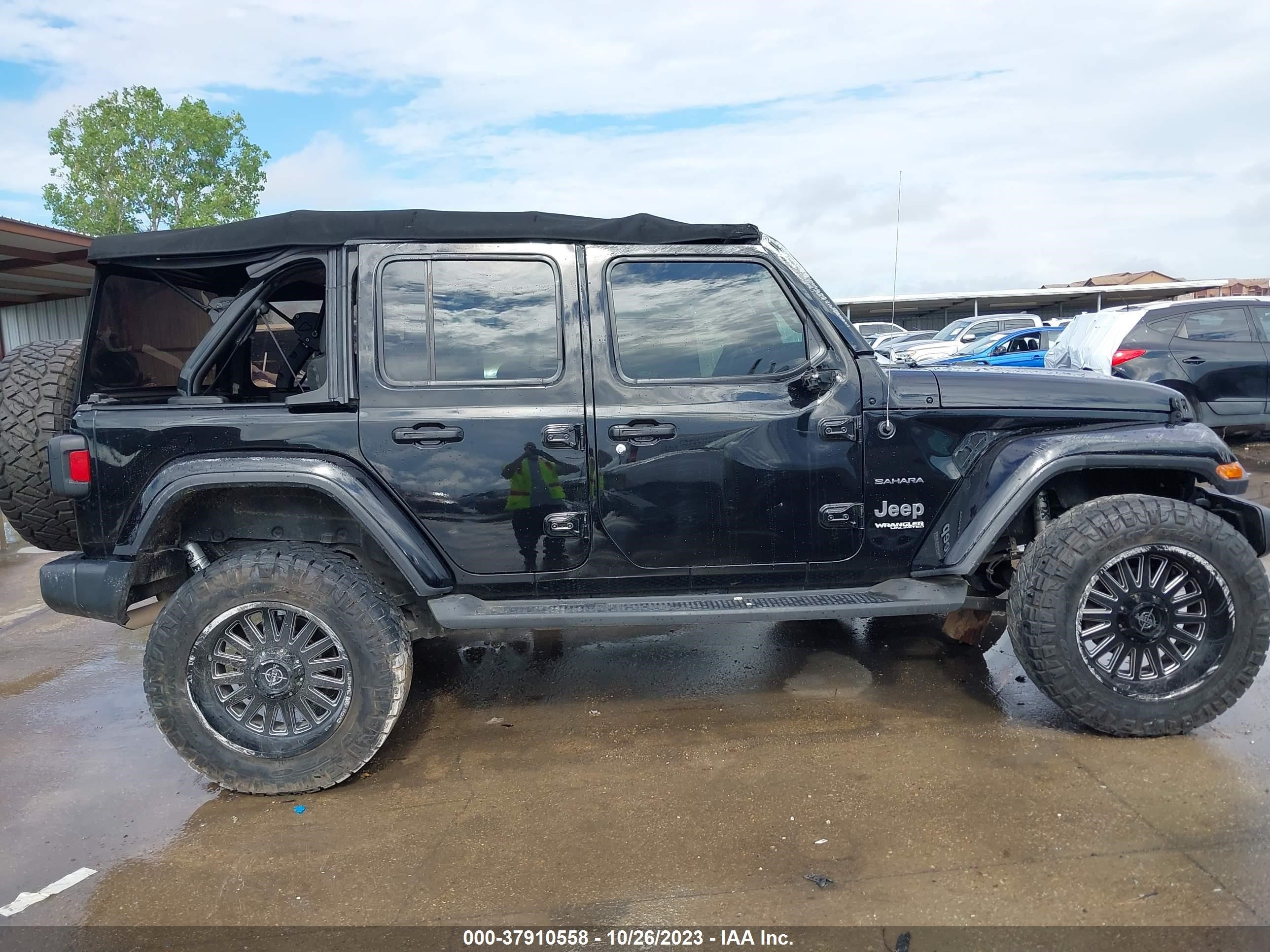 Photo 12 VIN: 1C4HJXEN8JW331534 - JEEP WRANGLER 