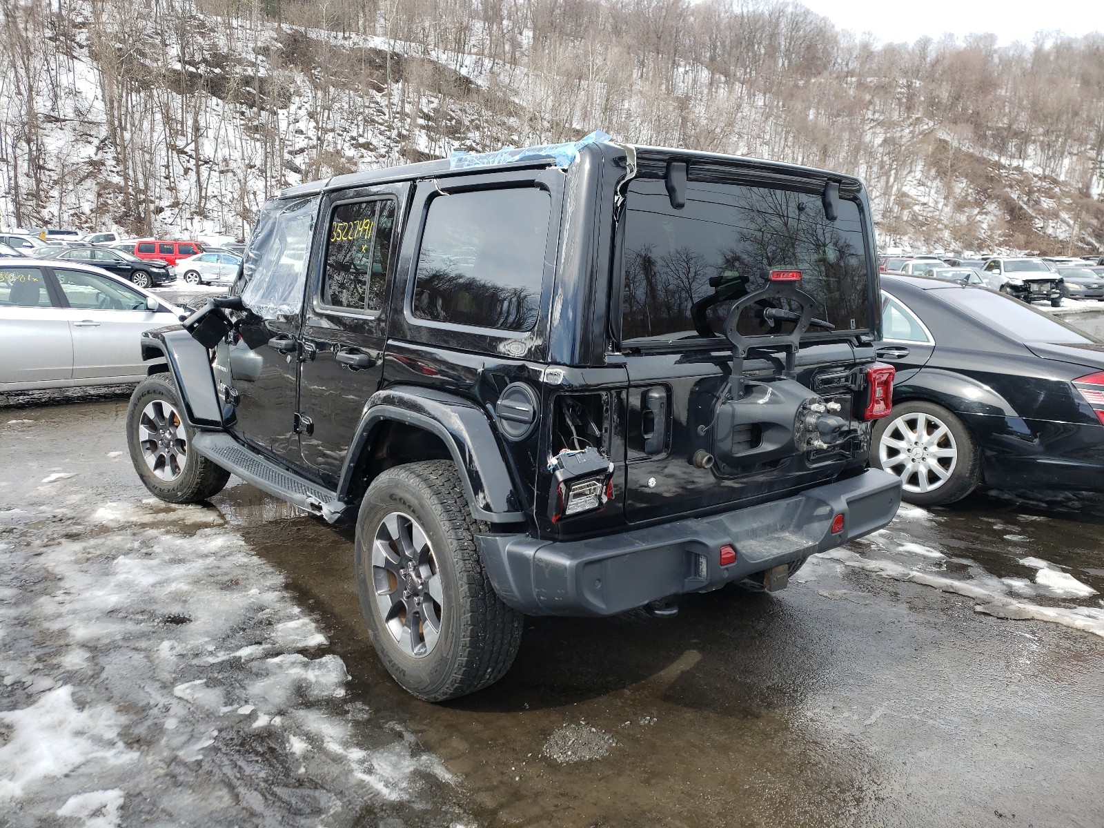 Photo 2 VIN: 1C4HJXEN9JW243818 - JEEP WRANGLER U 