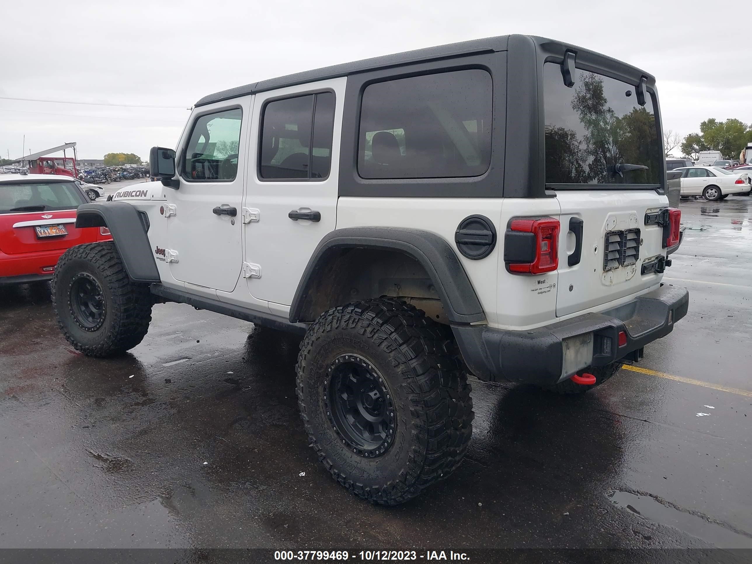 Photo 2 VIN: 1C4HJXFG0JW259261 - JEEP WRANGLER 