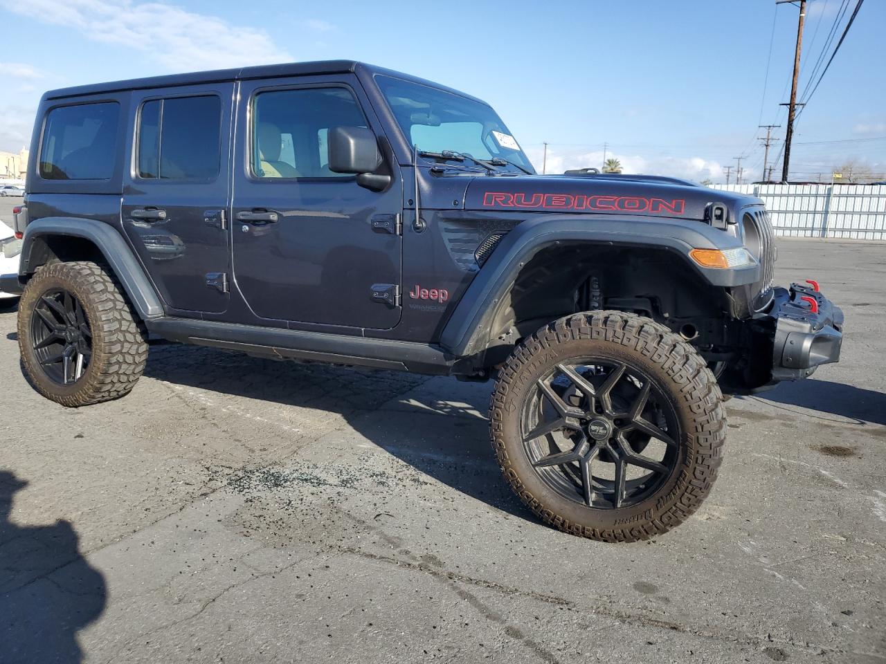 Photo 4 VIN: 1C4HJXFG3JW112075 - JEEP WRANGLER 