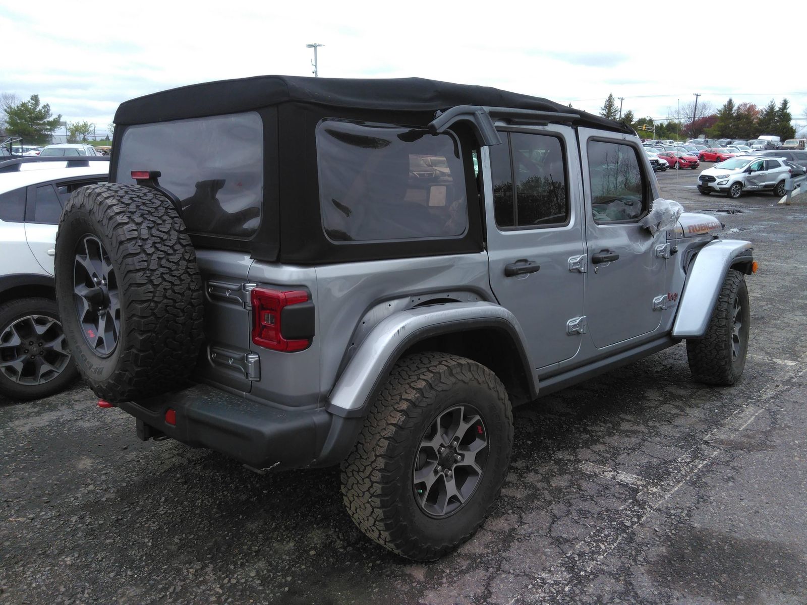 Photo 1 VIN: 1C4HJXFG8JW133889 - JEEP WRANG UNLTD 