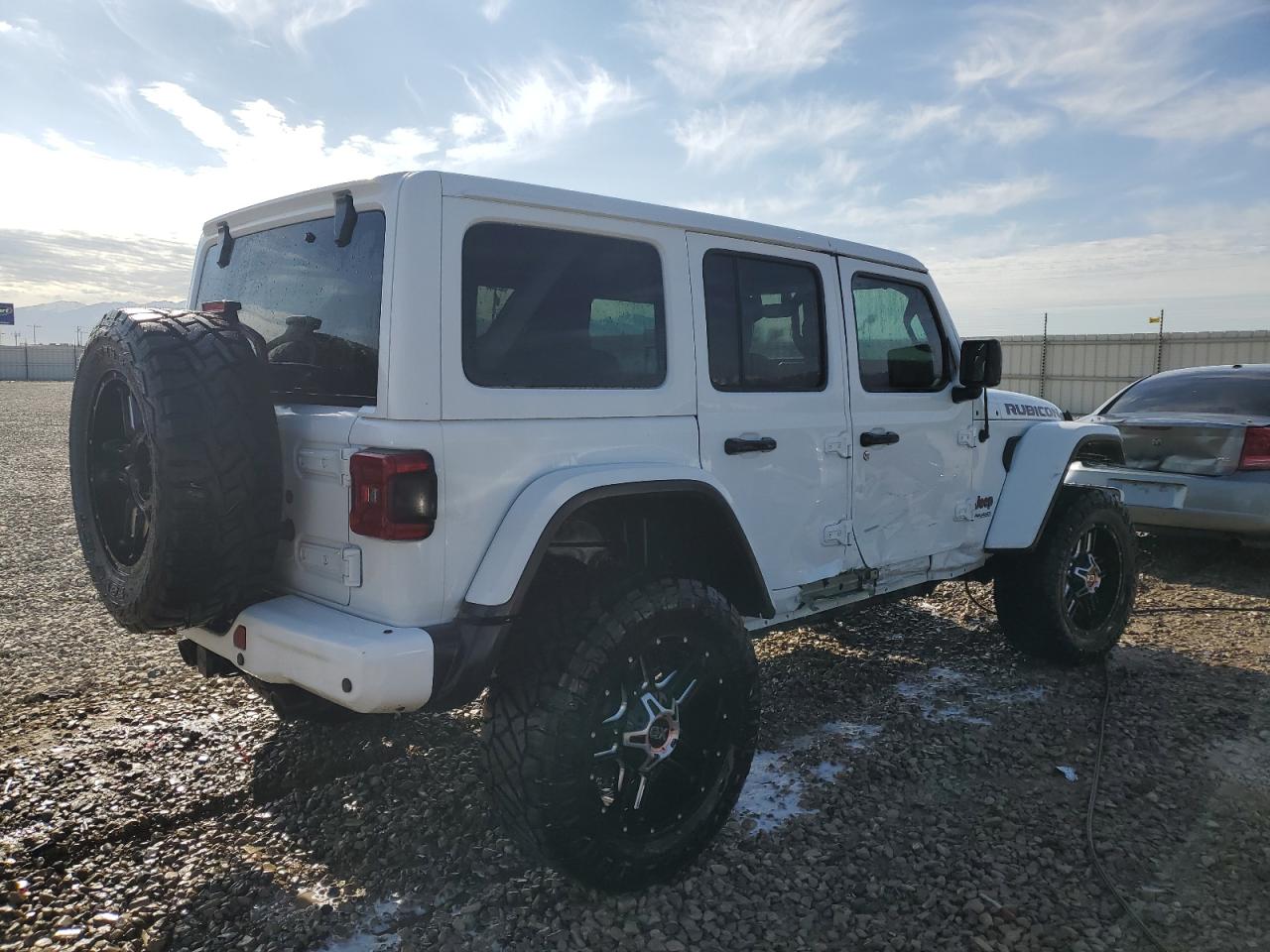 Photo 2 VIN: 1C4HJXFG8JW251747 - JEEP WRANGLER 