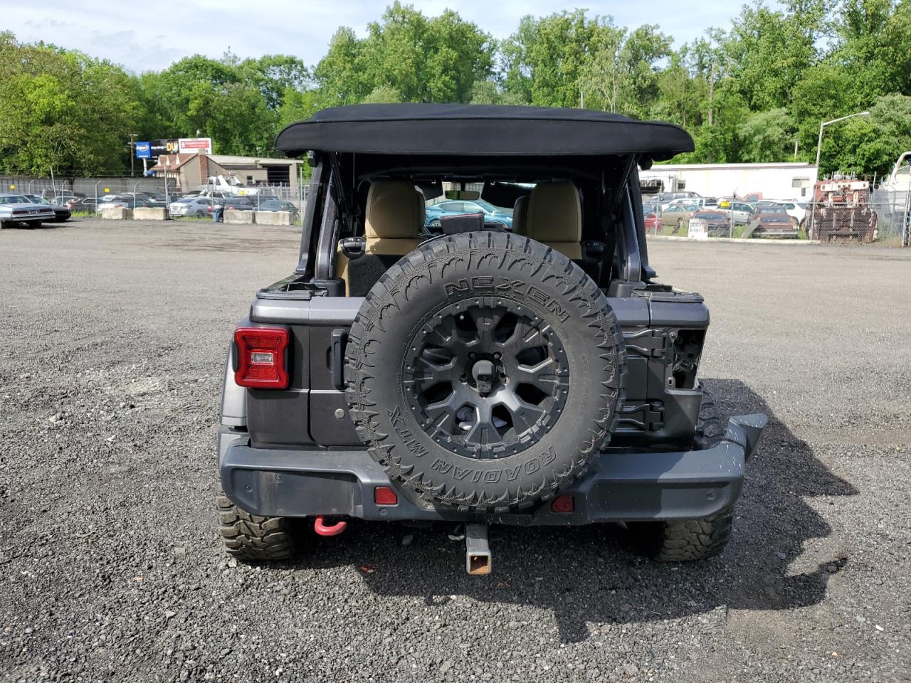 Photo 5 VIN: 1C4HJXFN2JW145714 - JEEP WRANGLER 