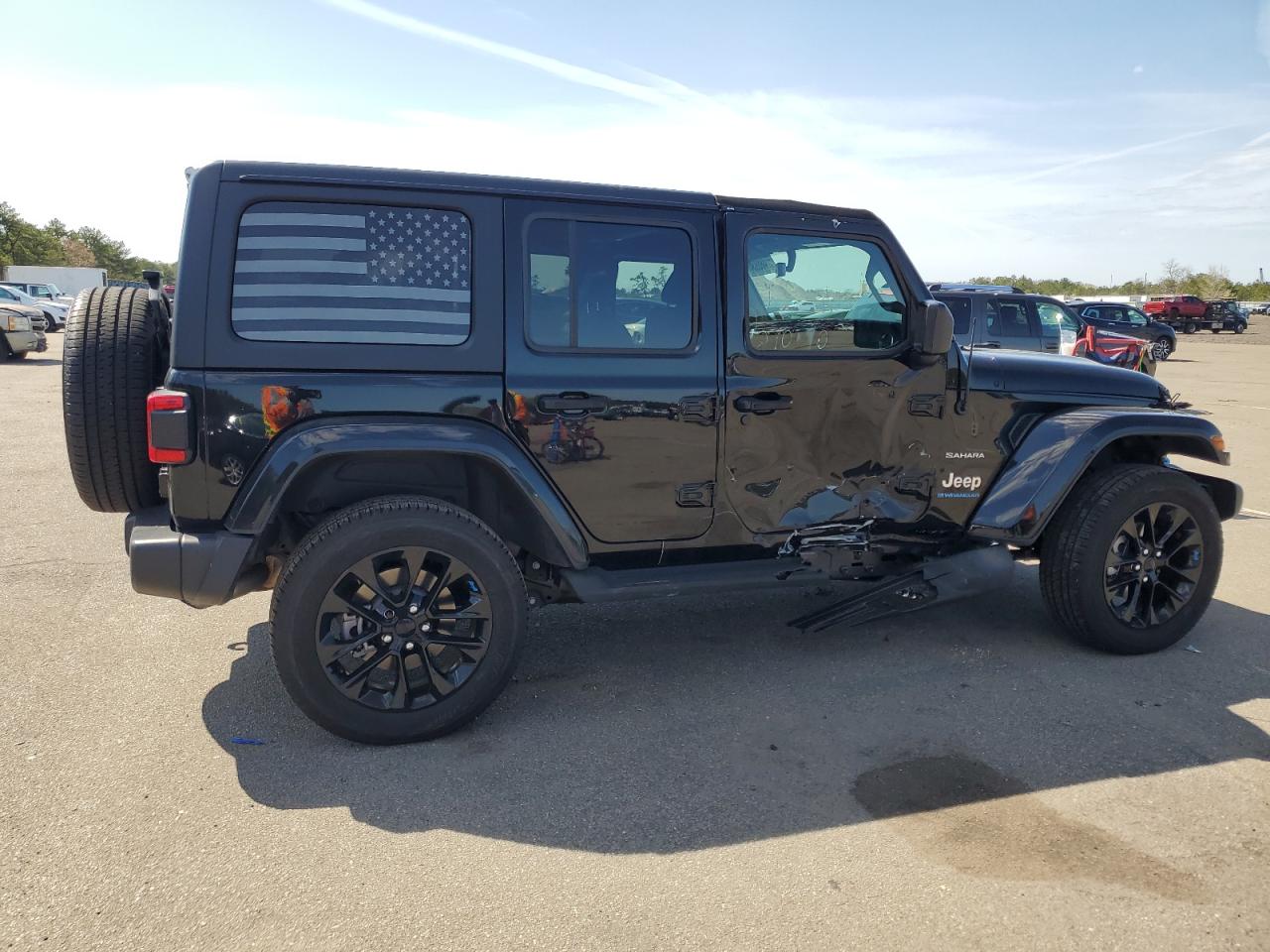 Photo 2 VIN: 1C4JJXP60PW689789 - JEEP WRANGLER 