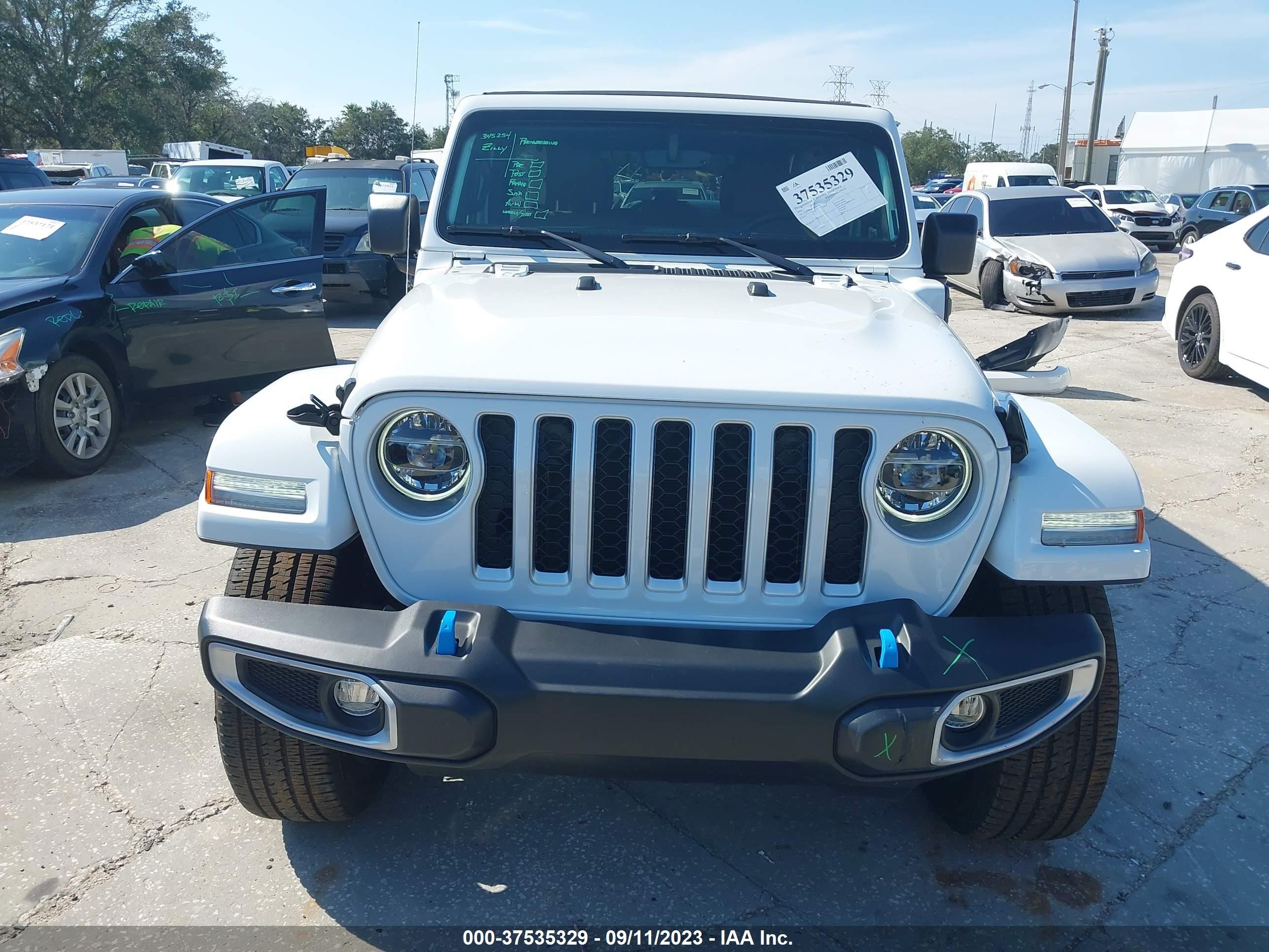 Photo 12 VIN: 1C4JJXP61NW209076 - JEEP GRAND WAGONEER 