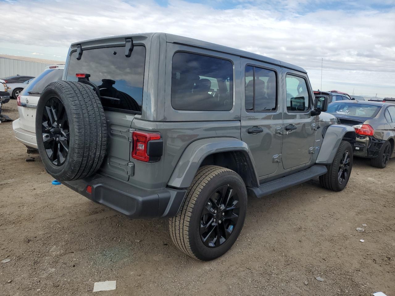 Photo 2 VIN: 1C4JJXP6XNW229326 - JEEP WRANGLER 