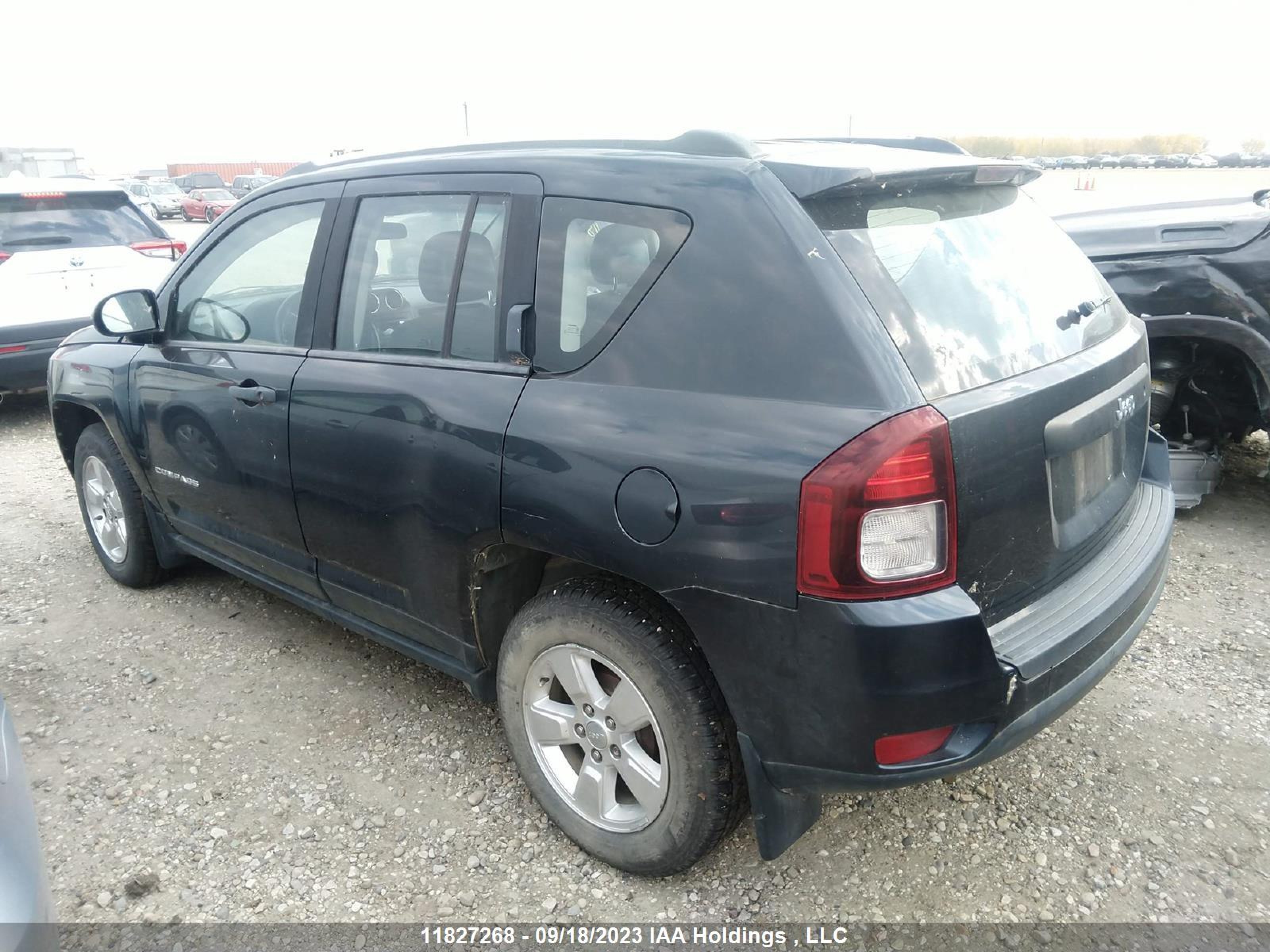 Photo 2 VIN: 1C4NJCAAXED682879 - JEEP COMPASS 