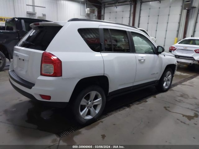 Photo 3 VIN: 1C4NJCBA0CD553772 - JEEP COMPASS 