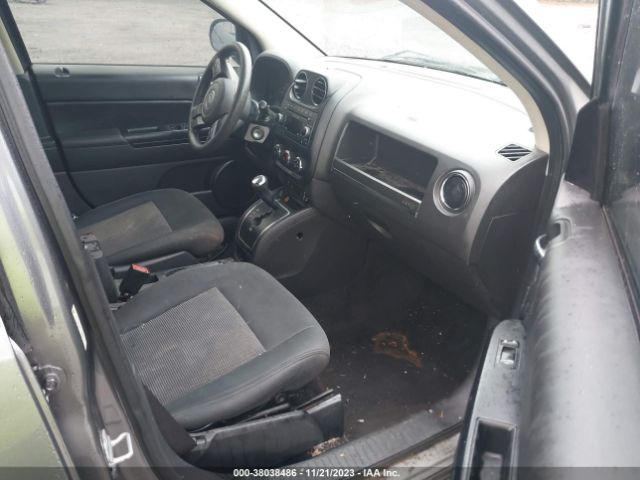 Photo 4 VIN: 1C4NJCBA0DD168617 - JEEP COMPASS 