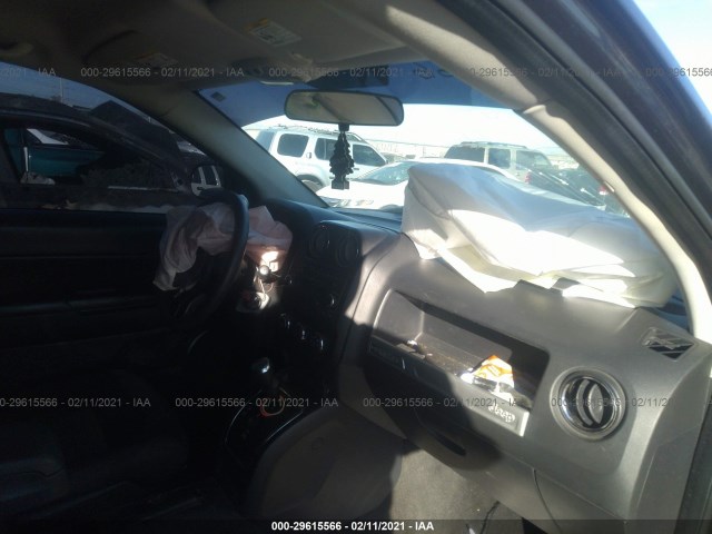 Photo 4 VIN: 1C4NJCBA0ED818001 - JEEP COMPASS 