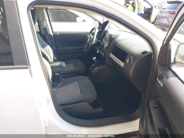 Photo 4 VIN: 1C4NJCBA0GD574305 - JEEP COMPASS 