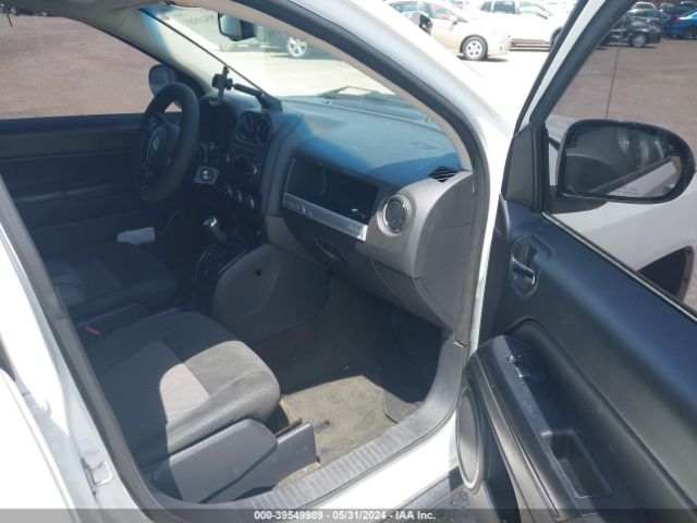 Photo 4 VIN: 1C4NJCBA0GD738233 - JEEP COMPASS 