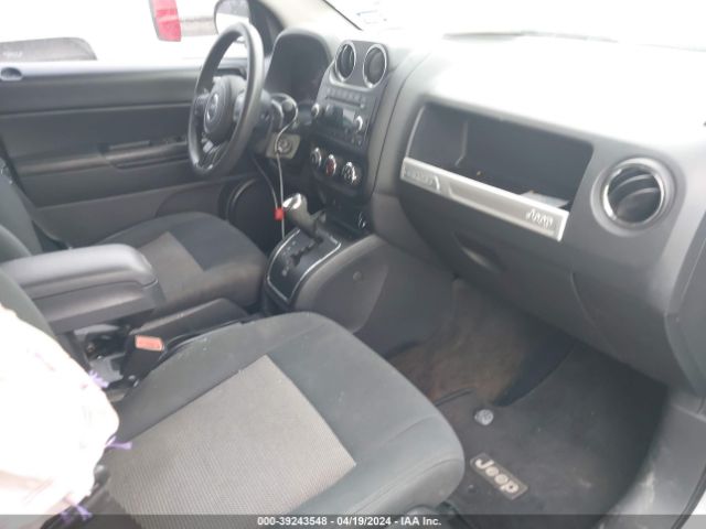 Photo 4 VIN: 1C4NJCBA1ED832361 - JEEP COMPASS 