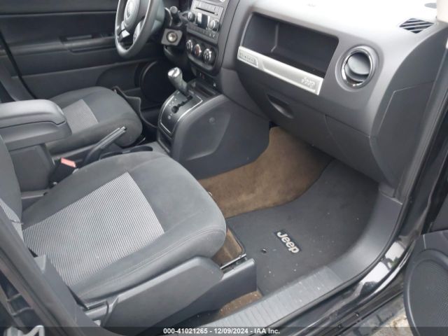 Photo 4 VIN: 1C4NJCBA1GD615878 - JEEP COMPASS 