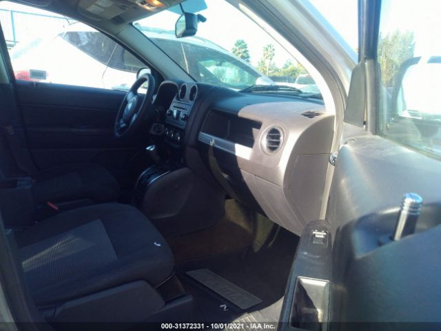 Photo 4 VIN: 1C4NJCBA1GD753615 - JEEP COMPASS 