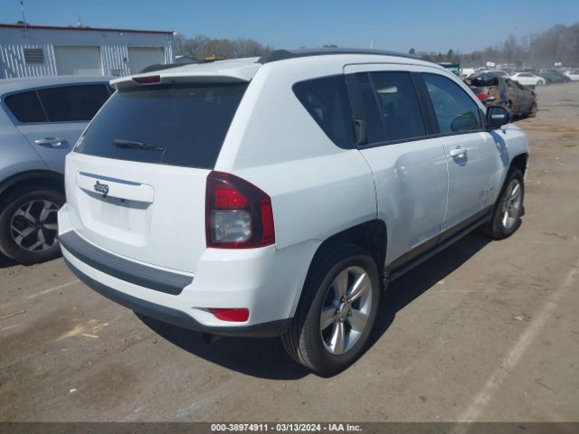 Photo 3 VIN: 1C4NJCBA2GD574032 - JEEP COMPASS 