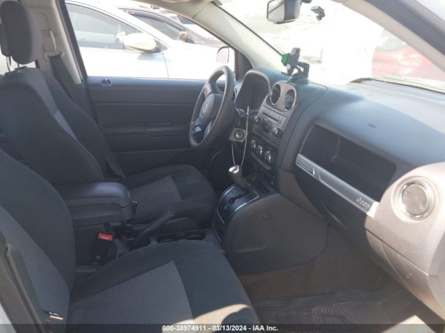 Photo 4 VIN: 1C4NJCBA2GD574032 - JEEP COMPASS 