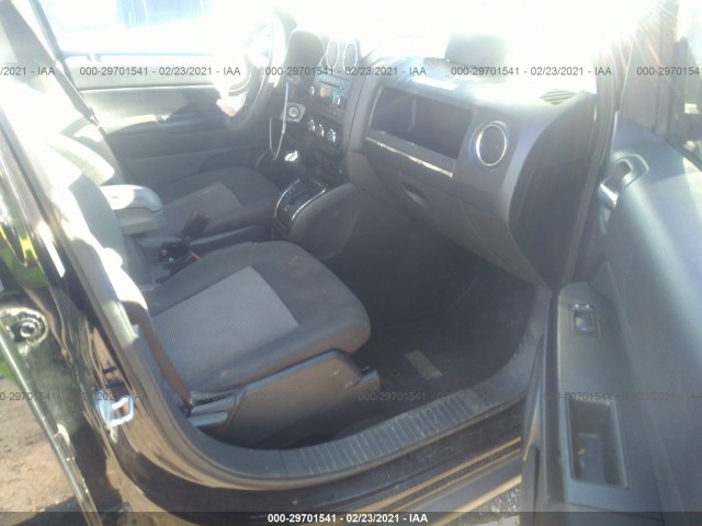 Photo 4 VIN: 1C4NJCBA3CD507143 - JEEP COMPASS 