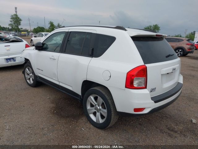 Photo 2 VIN: 1C4NJCBA3CD657334 - JEEP COMPASS 