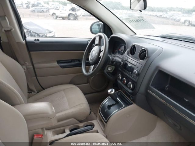 Photo 4 VIN: 1C4NJCBA3CD657334 - JEEP COMPASS 