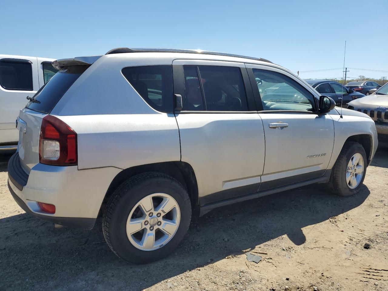 Photo 2 VIN: 1C4NJCBA3ED552067 - JEEP COMPASS 