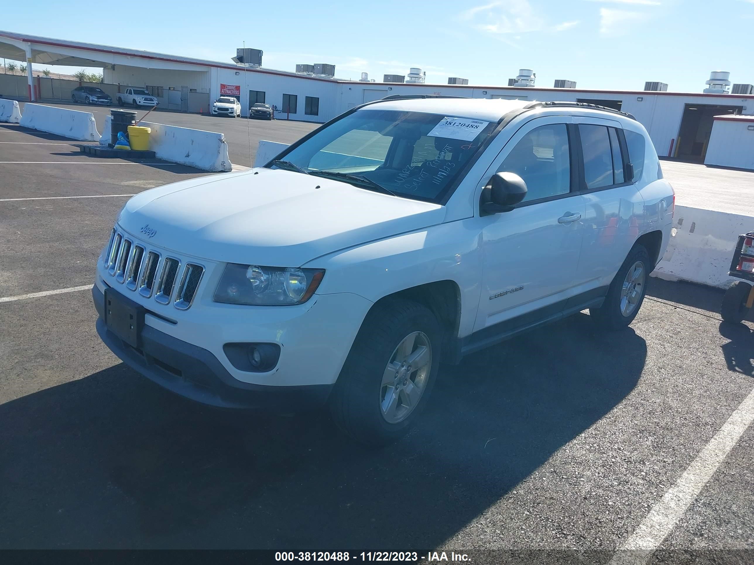 Photo 1 VIN: 1C4NJCBA3FD386327 - JEEP COMPASS 