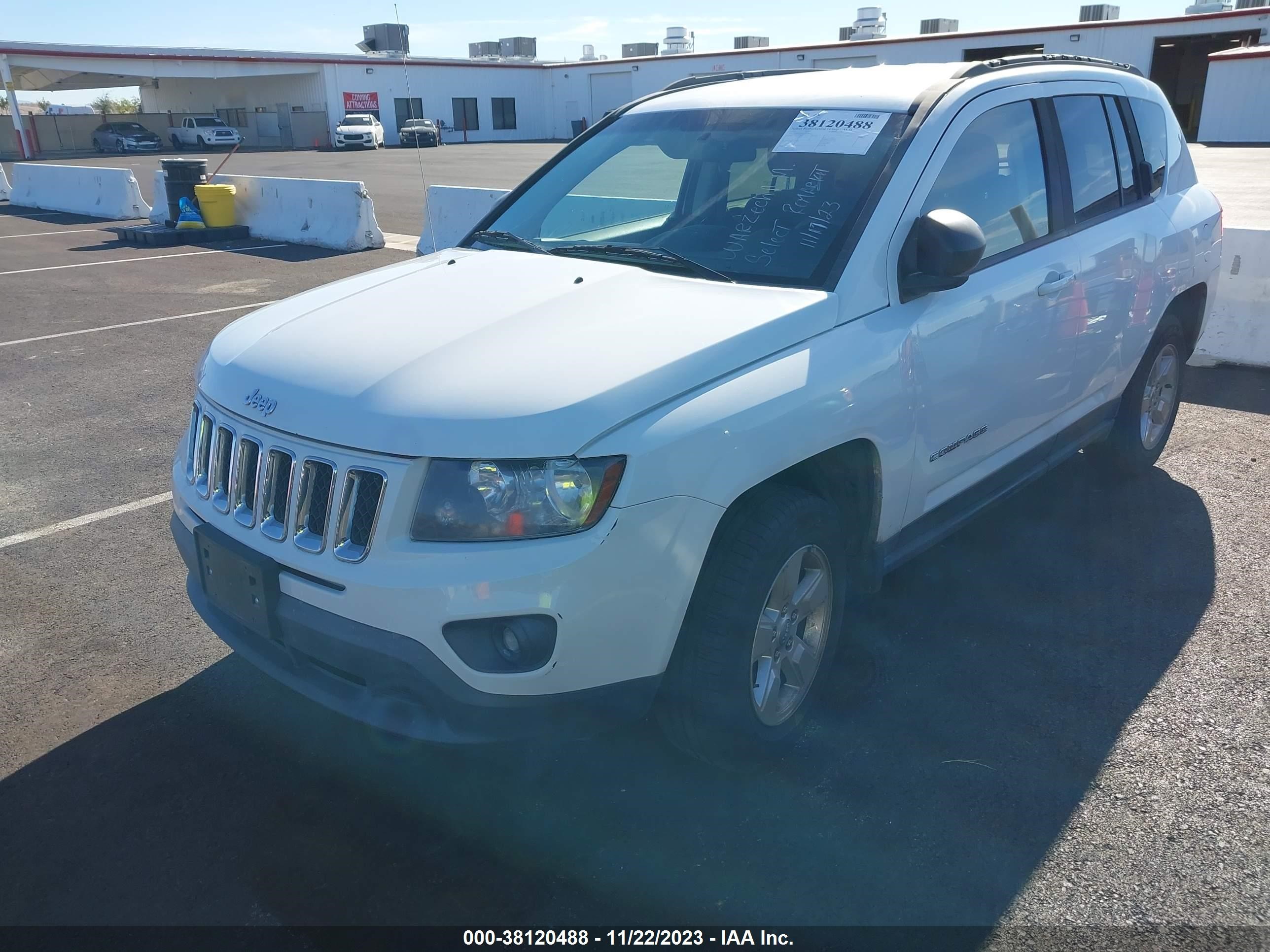 Photo 5 VIN: 1C4NJCBA3FD386327 - JEEP COMPASS 