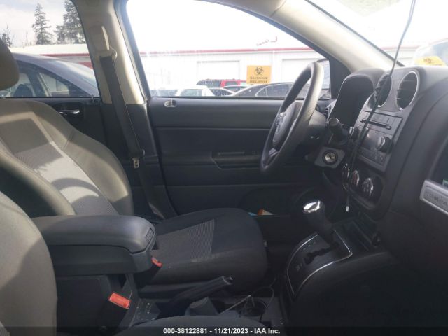 Photo 4 VIN: 1C4NJCBA3GD524384 - JEEP COMPASS 