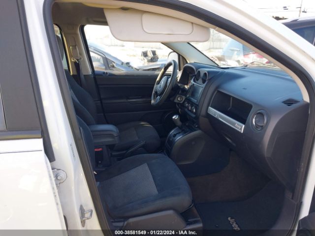 Photo 4 VIN: 1C4NJCBA3GD567588 - JEEP COMPASS 