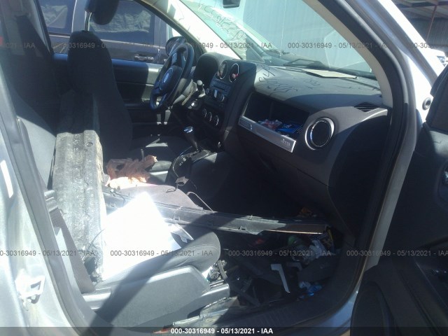 Photo 4 VIN: 1C4NJCBA3GD574556 - JEEP COMPASS 