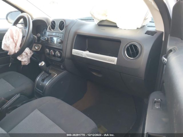 Photo 4 VIN: 1C4NJCBA3GD699718 - JEEP COMPASS 