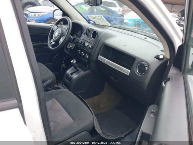 Photo 4 VIN: 1C4NJCBA3HD123094 - JEEP COMPASS 