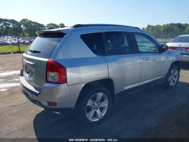 Photo 3 VIN: 1C4NJCBA4CD716262 - JEEP COMPASS 