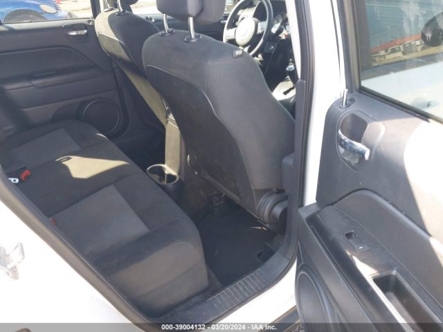 Photo 7 VIN: 1C4NJCBA4GD518724 - JEEP COMPASS 